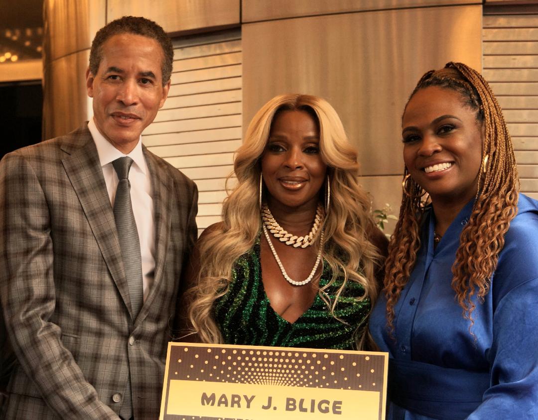 It means everything': Mary J. Blige inducted into NYC's Apollo Walk of Fame